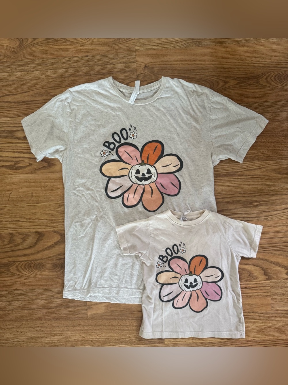 Mom & Mini Matching Halloween 'Boo' Flower Graphic Tee - Large / 3T